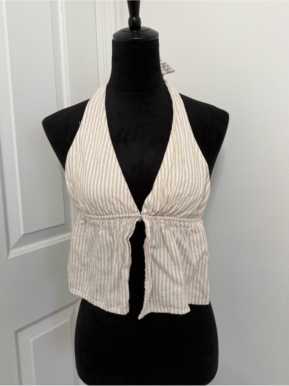 Garage halter tie top